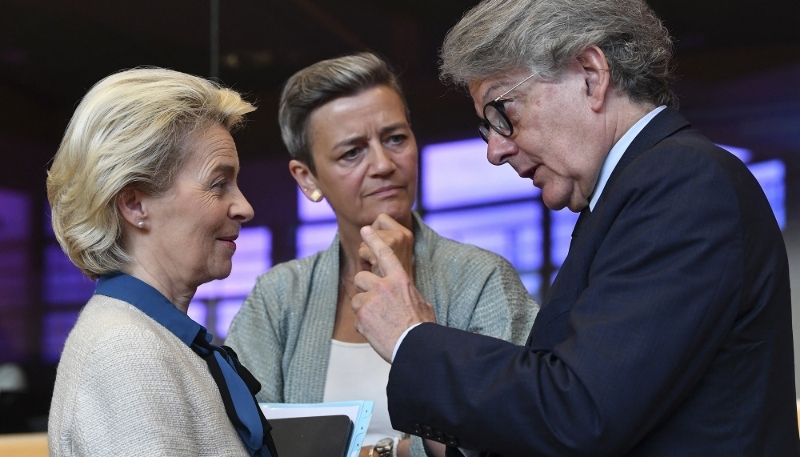 Ursula von der Leyen, Margrethe Vestager et Thierry Breton, en mai 2022. 