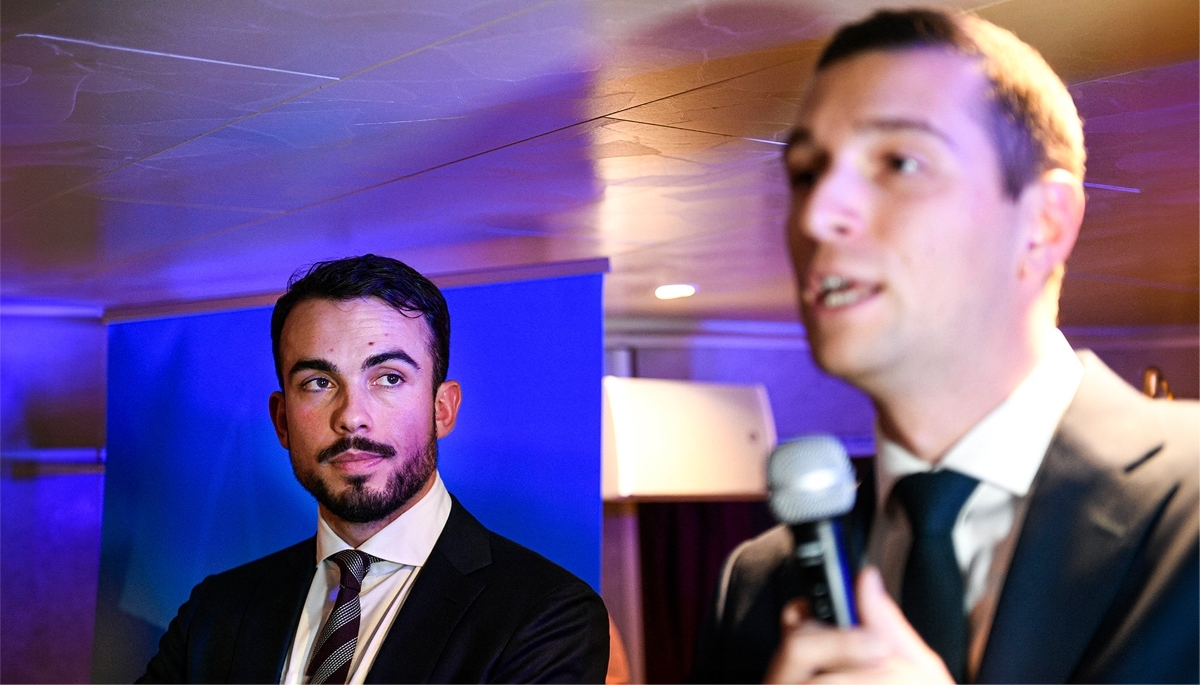 Pierre-Romain Thionnet et Jordan Bardella, le 2 décembre 2022, à Paris.