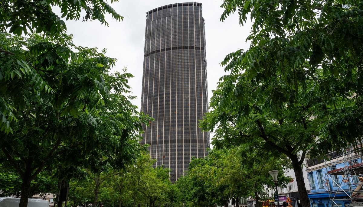 La tour Montparnasse, dans le 14ᵉ arrondissement de Paris, en juin 2026.