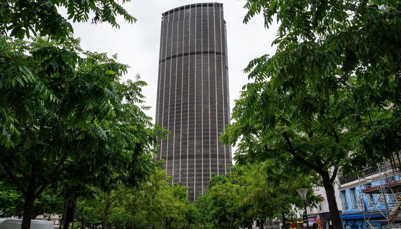 La tour Montparnasse, dans le 14ᵉ arrondissement de Paris, en juin 2026.