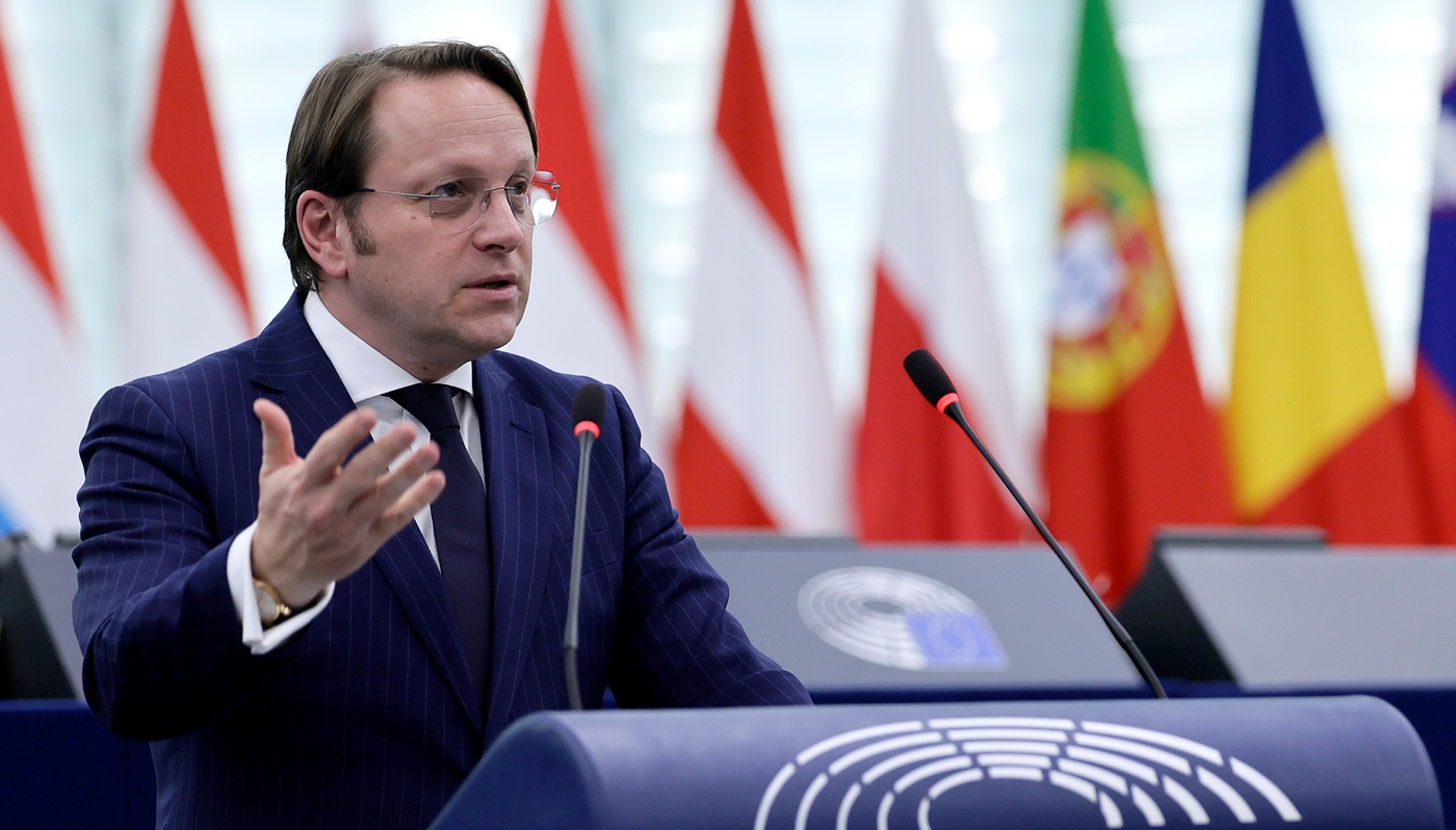Les membres du board de l'Efpia ont rencontré Olivér Várhelyi, commissaire européen à la santé, ici à Strasbourg le 11 mars 2025.