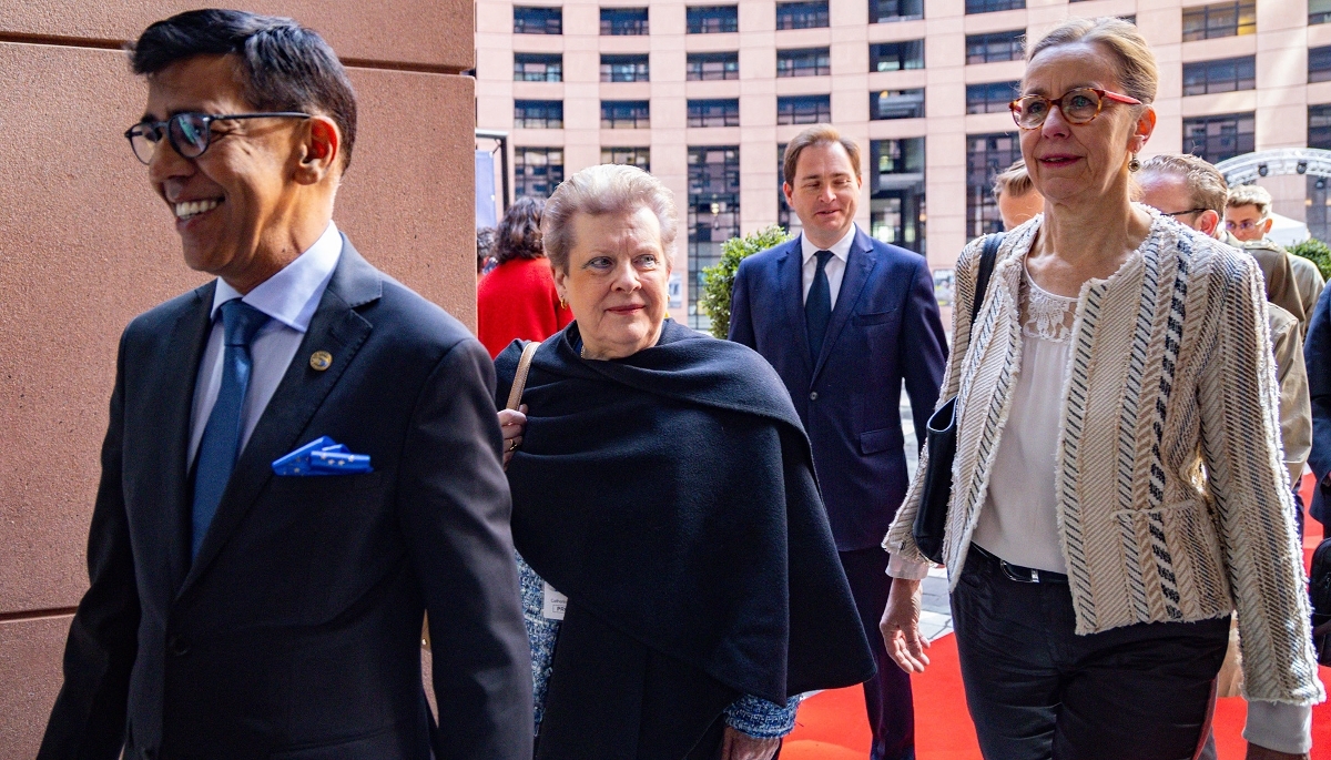 Le vice-président du Parlement européen, Younous Omarjee, la maire de Strasbourg, Catherine Trautmann, et la questrice du Parlement européen, Fabienne Keller, à l'occasion de la journée portes ouvertes du site de Strasbourg, le 17 mai 2026.
