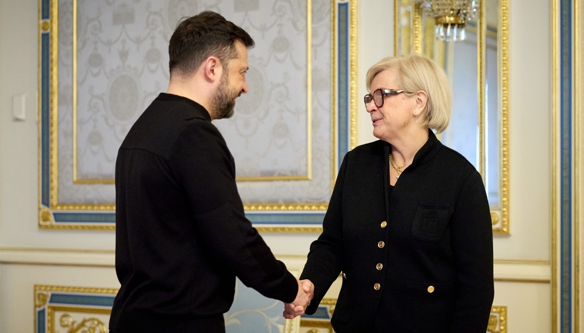 Le président ukrainien Volodymyr Zelensky et la ministre française des armées Catherine Vautrin, à Kiev, le 7 février 2026.