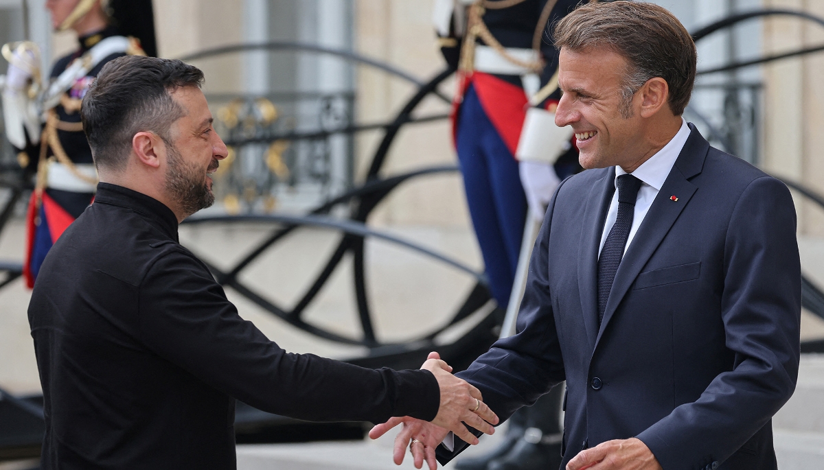 Emmanuel Macron et Volodymyr Zelensky, lors du sommet de la Coalition des volontaires, à l'Élysée, le 4 septembre 2025.