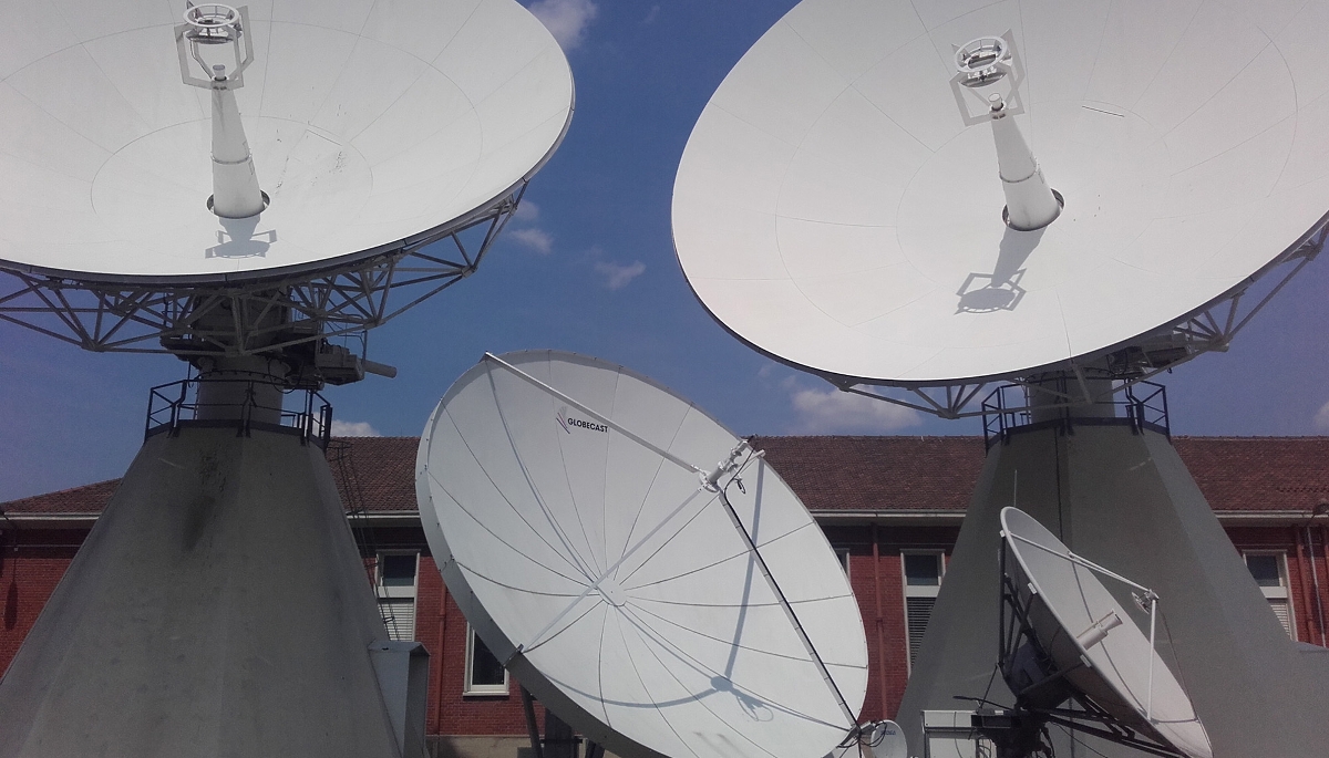 Quelques antennes satellites du téléport de Globecast, à Sainte-Assise (Seine-et-Marne).