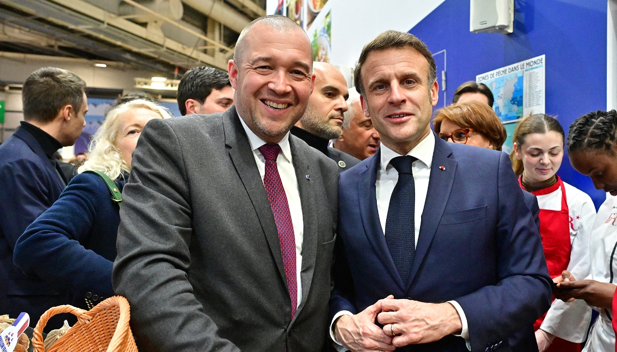 Le chef Guillaume Gomez et le président Emmanuel Macron à l'inauguration du Salon international de l'agriculture, à Paris, en février 2025. 