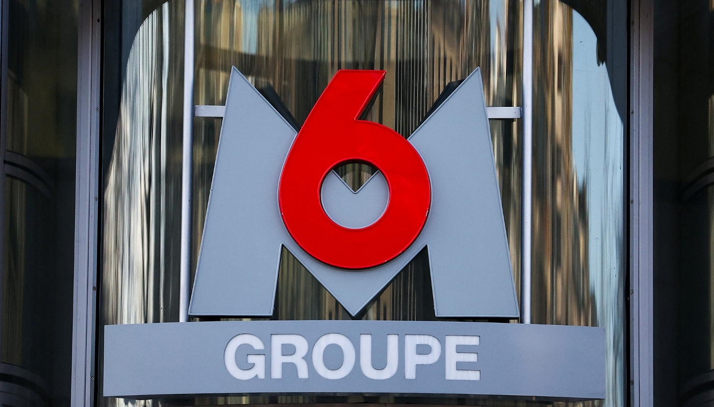 Le logo du groupe M6, au siège de Neuilly-sur-Seine, près de Paris.