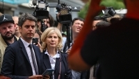 Gabriel Attal aux côtés de Patricia Chapelotte, à Alençon, dans l'Orne, le 20 juin 2024.