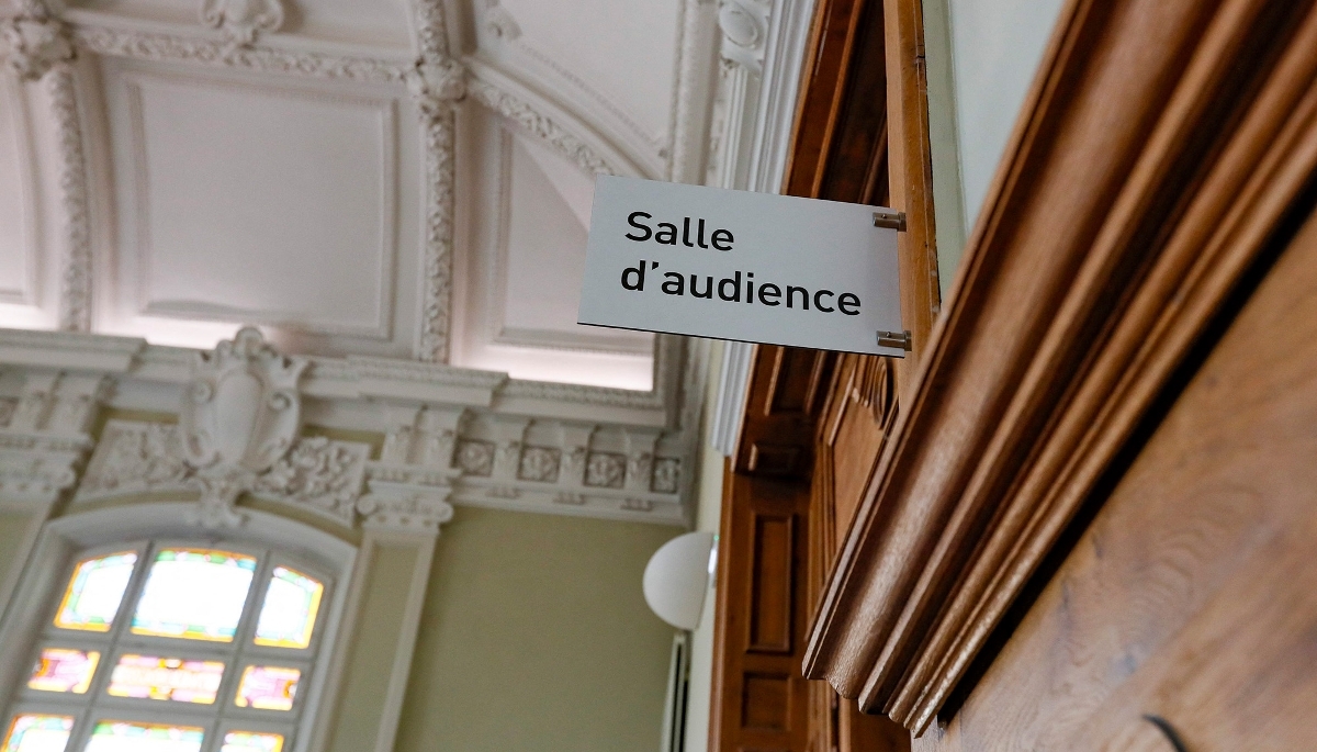 Entrée de la salle d'audience du tribunal de Belfort.