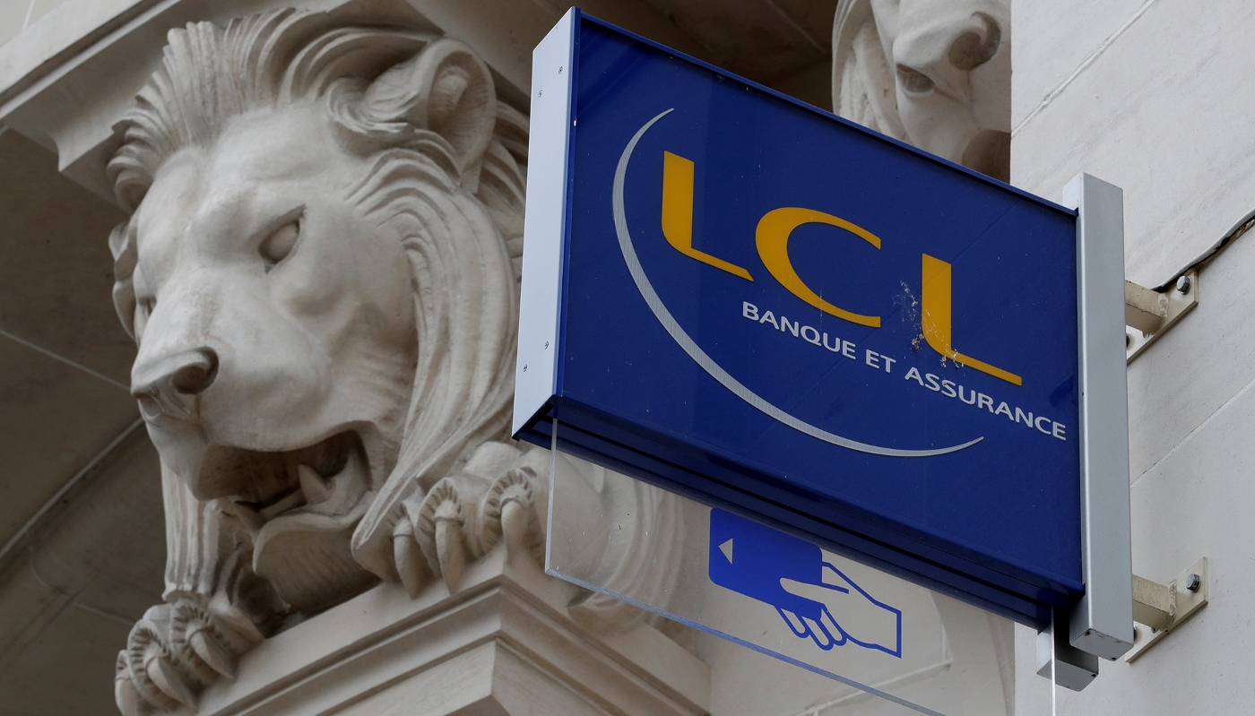 Le logo de LCL, au siège de la banque à Paris.