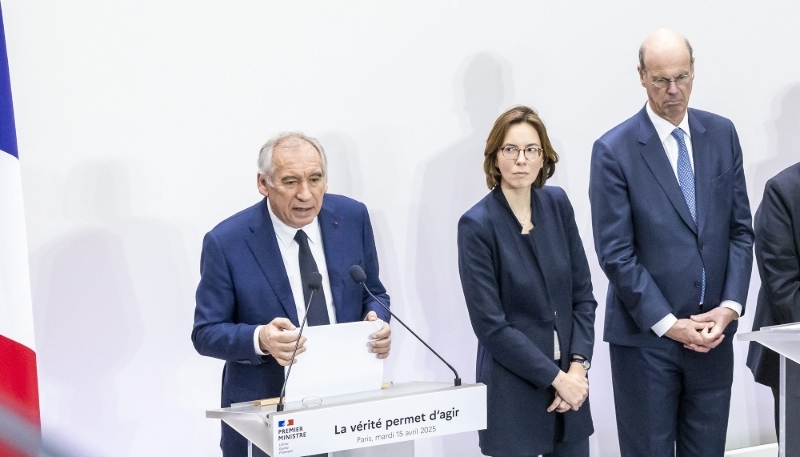Le premier ministre François Bayrou, Amélie de Montchalin (comptes publics) et Éric Lombard (économie et finances).