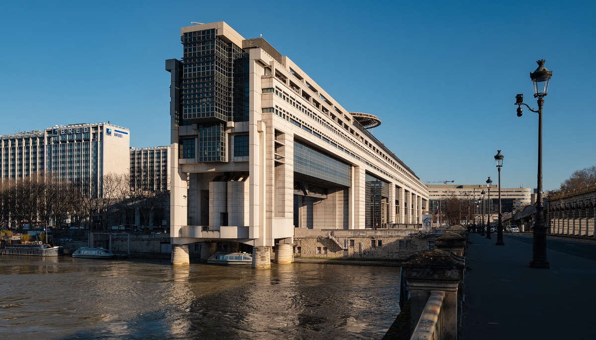 Vue du ministère de l'Économie depuis le pont de Bercy.