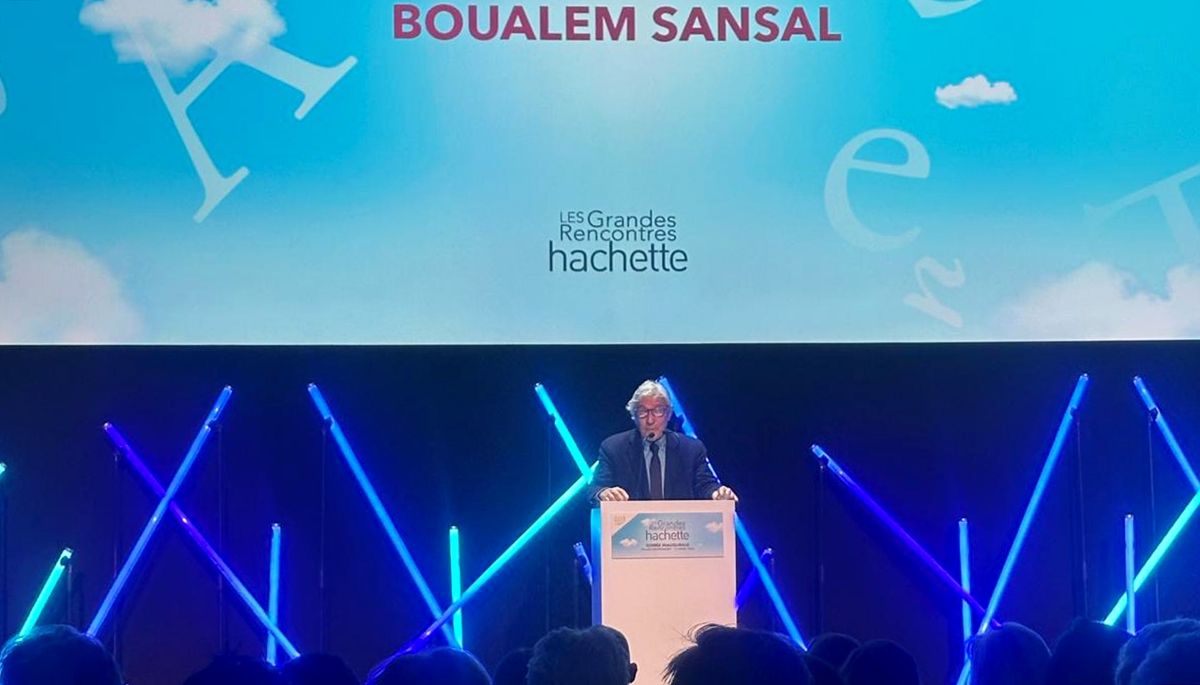 Boualem Sansal, lors de la soirée d'inauguration du salon du bicentenaire d'Hachette, jeudi 12 mars, au palais Brongniart, à Paris.