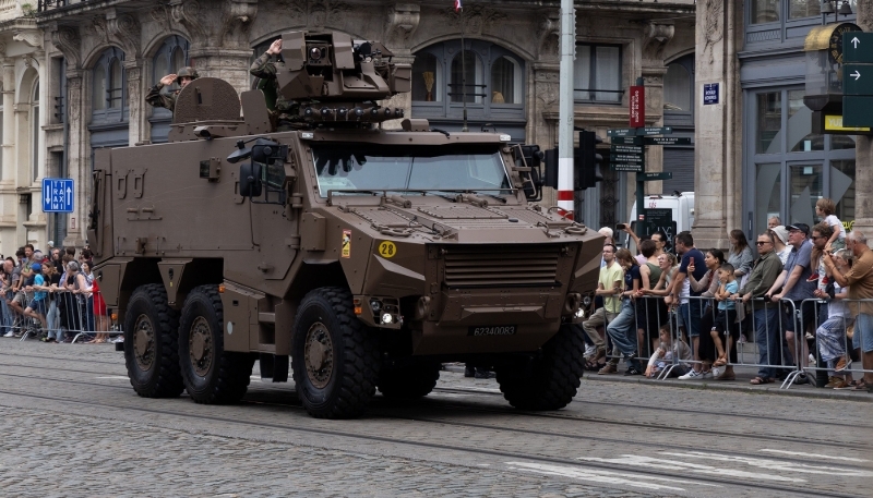 Un char Griffon, lors du défilé du 21 juillet 2024 à Bruxelles.