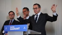 Bruno Retailleau, aux côtés de Julien Chartier, directeur des études du parti LR, et de Pierre Danon, patron de son programme économique, au siège du parti à Paris, le 7 janvier 2026.