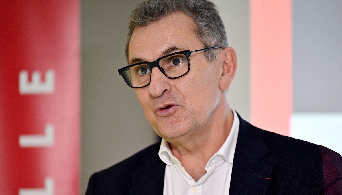 
Philippe Carli, le président d'Ebra, lors de la première promotion de diplômés de l'ESJ et Ebra pour la 'presse de proximité'. 
