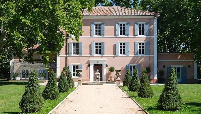 Le château de la Garde, au Puy-Sainte-Réparade.