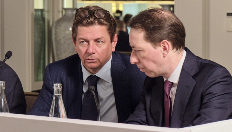 Mathieu Chabran, cofondateur de Tikehau Captial, lors de l'AG du groupe, le 1er mai 2025, avec Geoffroy Renard, secrétaire général.