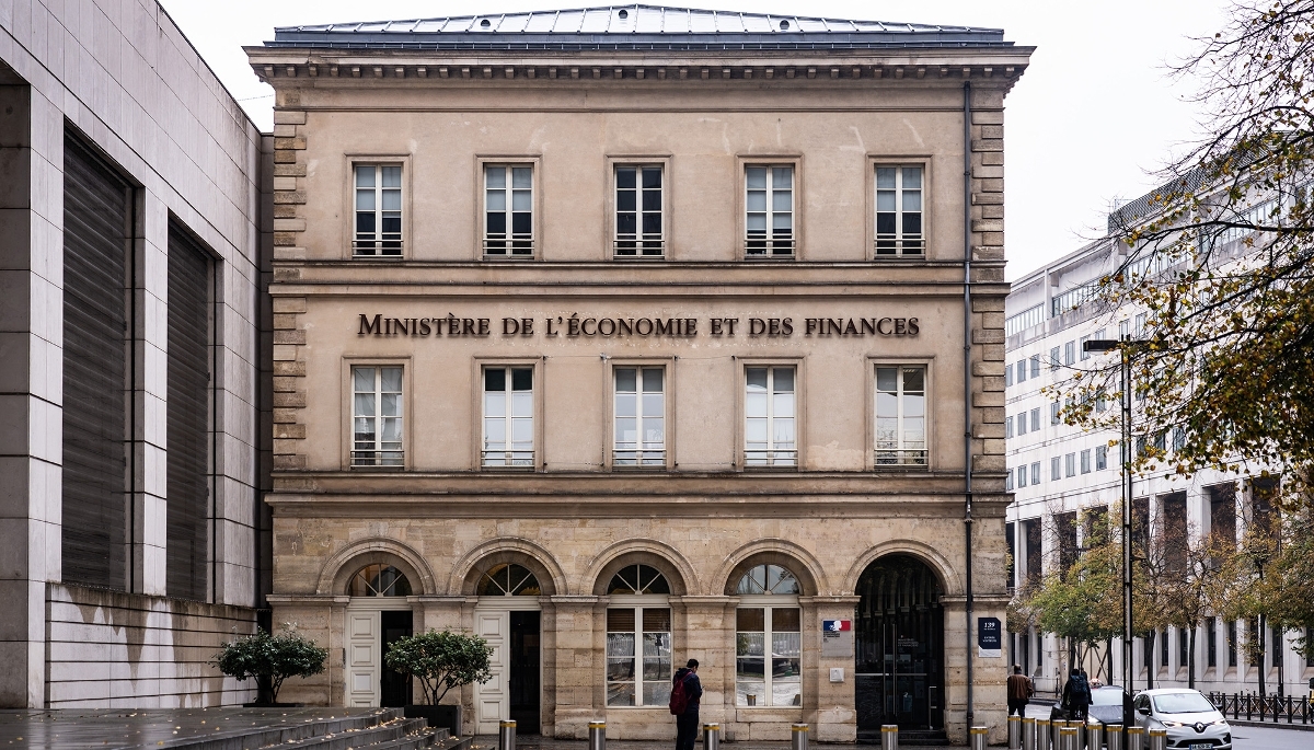 Entrée du ministère de l'économie et des finances, qui héberge le Comité interministériel de restructuration industrielle.