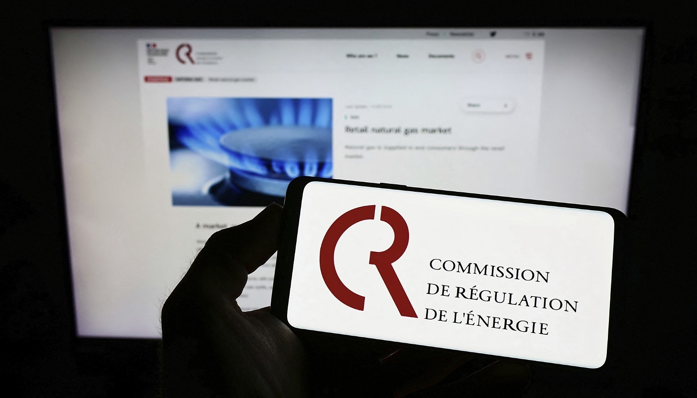 Logo et page du site de la Commission de régulation de l'énergie (CRE), en 2022.