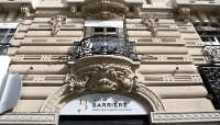 Façade du club de jeux Barrière, au 104, avenue des Champs-Élysées dans le 8e arrondissement de Paris.