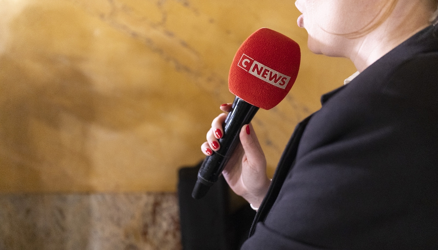 La chaîne CNews a rompu le contrat passé avec l'agence AIMV à l'occasion des municipales.