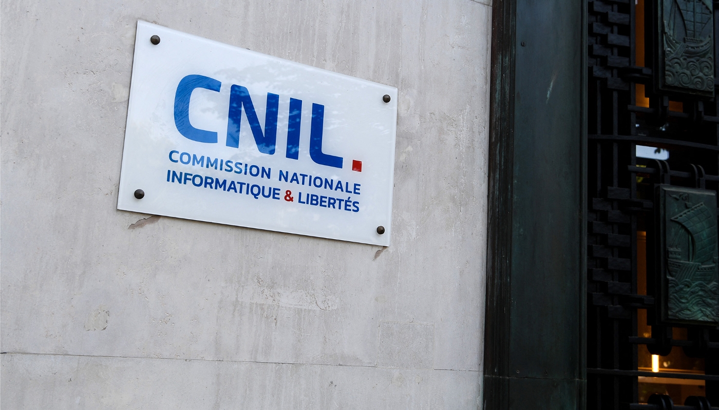 Devant le siège de la Cnil, à Paris.