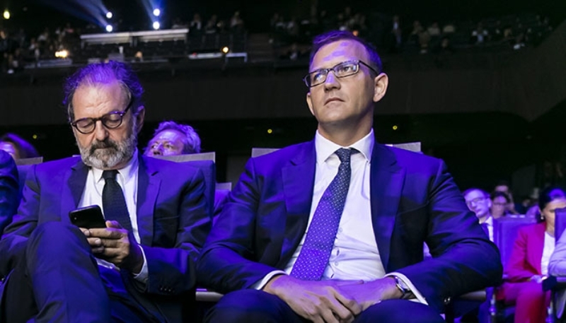 Denis Olivennes, nouvellement nommé à la présidence de CMI France, et l'homme d'affaires Daniel Kretinsky, en septembre 2019.