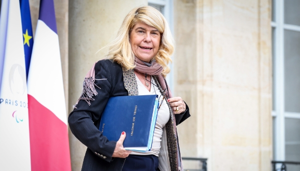 La ministre déléguée, chargée des collectivités territoriales, Dominique Faure.