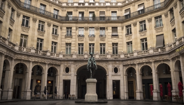 Les bureaux de Cinven se situent place Édouard-VII, dans le 9e arrondissement de Paris.