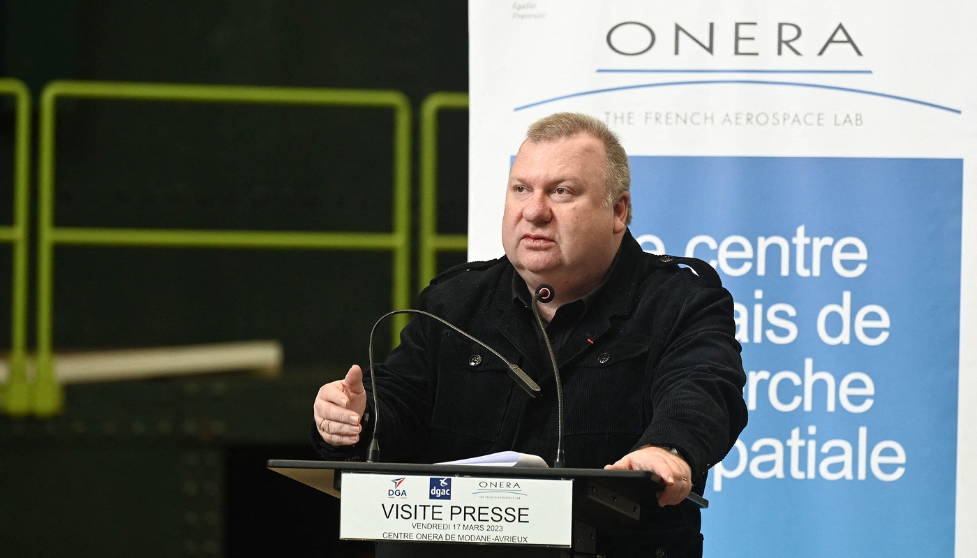 Le délégué général à l'armement Emmanuel Chiva, en visite à l'Onera le 17 mars 2023.