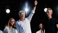 Fabien Roussel, entouré de Cécile Cukierman et de Ian Brossat, lors de son discours à la Fête de l'humanité, au Plessis-Pâté, dans l'Essonne, le 12 septembre 2026. 