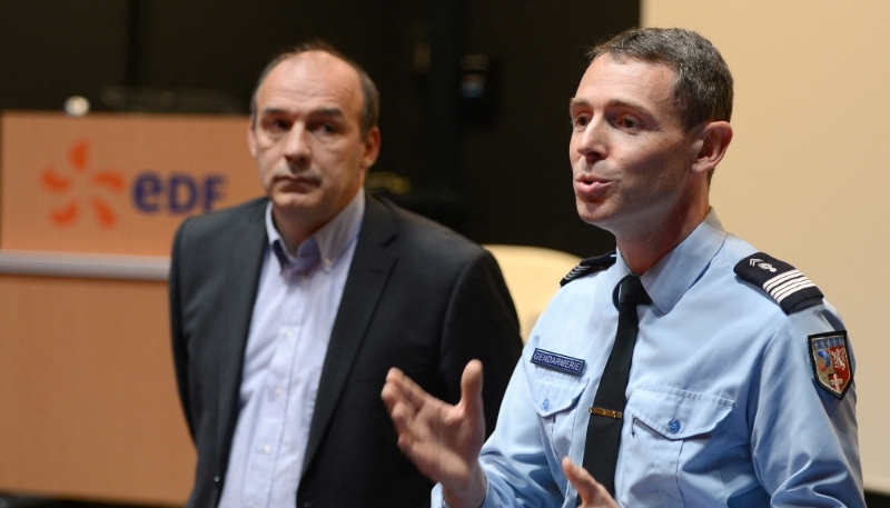 Frédéric Aubanel s'adressant à la presse, à Saint-Vulbas, en mai 2012.