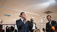 Le président de la Société des grands magasins (SGM) Frédéric Merlin (à gauche) et son bras droit, Karl-Stéphane Cottendin, lors de l'inauguration de la boutique Shein, au 6ᵉ étage du magasin, le 5 novembre 2025.
