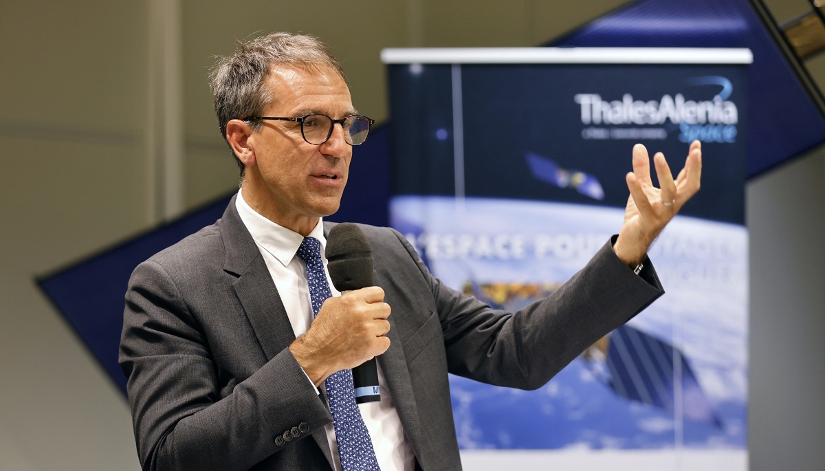 Le directeur de Thales Alenia Space, Hervé Derrey.