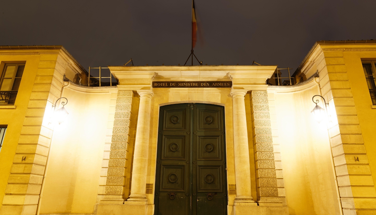 L'Hôtel de Brienne, siège du ministère des armées, situé rue Saint-Dominique, dans le 14e arrondissement de Paris.
