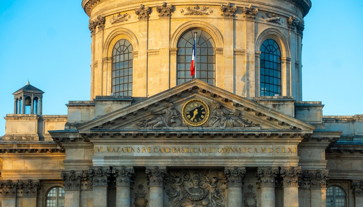 L'Académie des sciences siège au sein de l'Institut de France, quai de Conti à Paris.