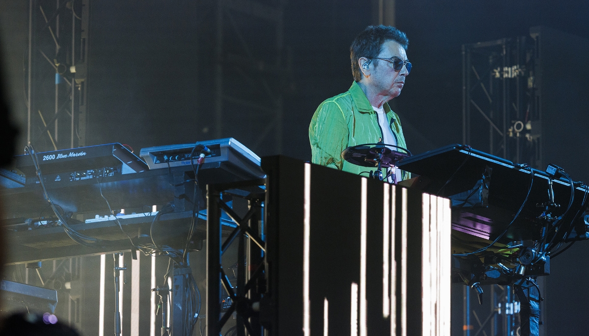 Jean-Michel Jarre, en concert, place des Palais à Bruxelles, le 1er juillet 2025, lors de la première édition du Brussels Palace Open Air. 