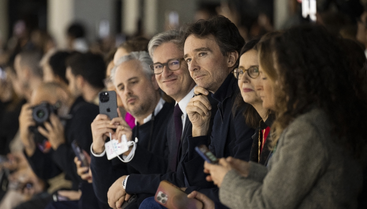 Jean-Charles Tréhan (au centre) et Antoine Arnault (à droite), lors la fashion week, le 29 janvier 2026.