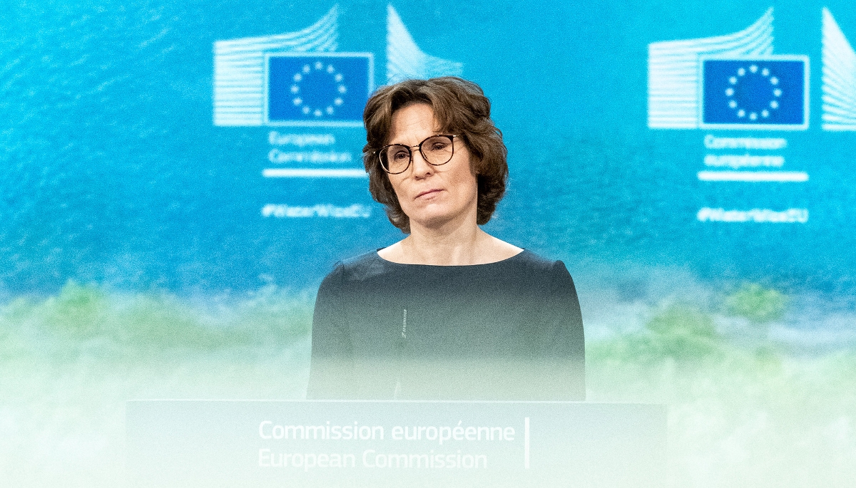 Jessika Roswall, commissaire européenne de l'environnement, du net zéro et de l'économie circulaire, en conférence de presse au Berlaymont (Bruxelles), le 4 février 2026.
