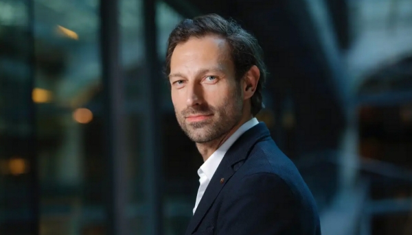 Thomas Karolak.