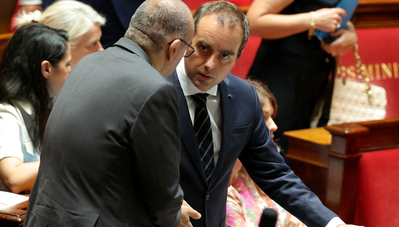 Le ministre de l'intérieur Laurent Nuñez et le premier ministre Sébastien Lecornu, à l'Assemblée nationale, le 24 juin 2026.
