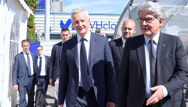 Bruno Le Maire, Jean-Noël Barrot et Thierry Breton, lors de l'inauguration du nouveau data center OVH Cloud, à Strasbourg, en septembre 2022.
