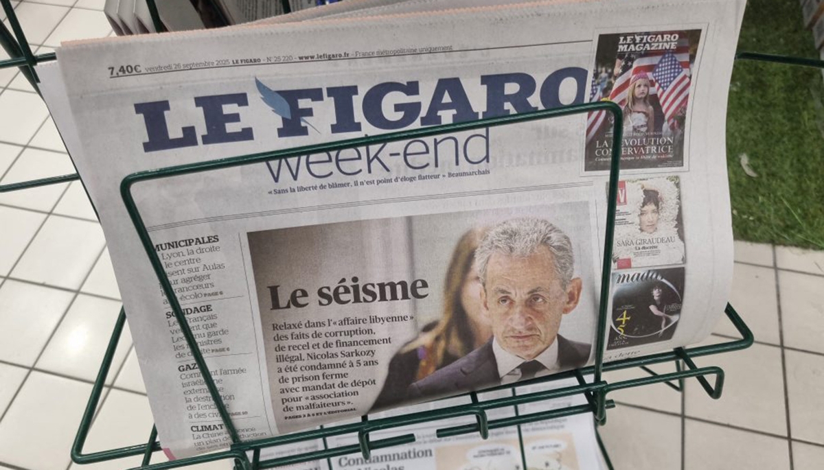 Un exemplaire du journal Le Figaro.