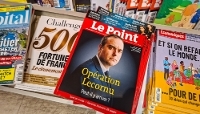 Des exemplaires du magazine Le Point, photographiés dans une librairie en septembre 2025.