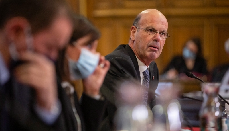 Éric Lombard, directeur général de la Caisse des dépôts, à l'hôtel de ville de Paris en 2021. 