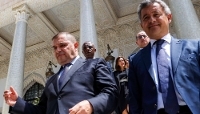 Le ministre algérien de la justice Lotfi Boudjemaa et son homologue français Gérald Darmanin, le 18 mai 2026 à Alger.