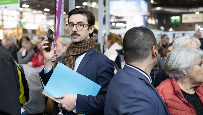 Le conseiller Mathias Ginet, au Salon de l'agriculture à Paris, le 27 février 2024.