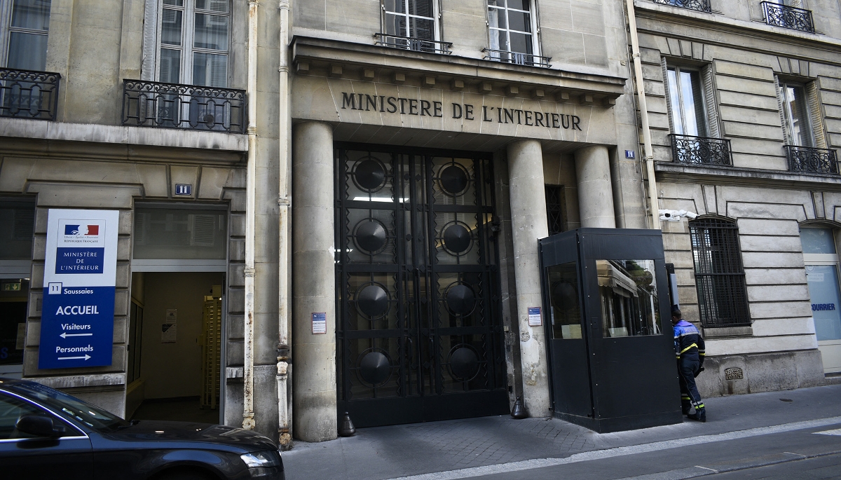 L'entrée de la rue des Saussaies du ministère de l'intérieur. 