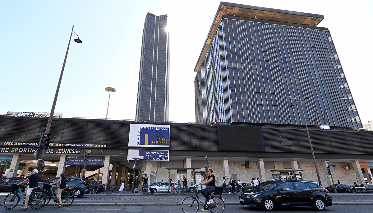 L'Ensemble immobiliter tour Maine Montparnasse, avec la tour CIT au premier plan, à droite.